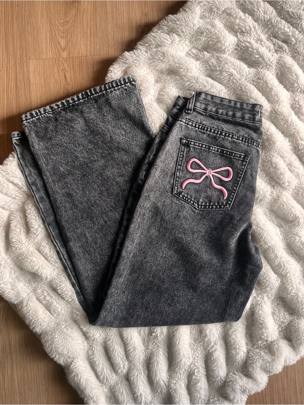 Disclosure Gray Women's High-Waist Wide leg Jeans with Pink Bow Embroidery